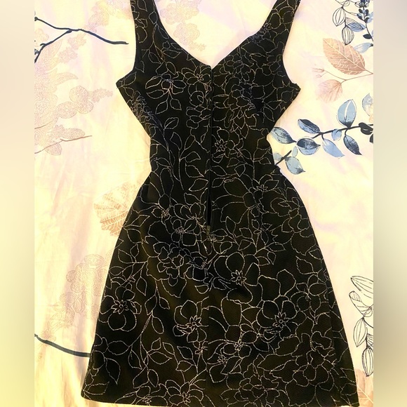 Women’s Row A Black Mini Dress - Picture 1 of 7